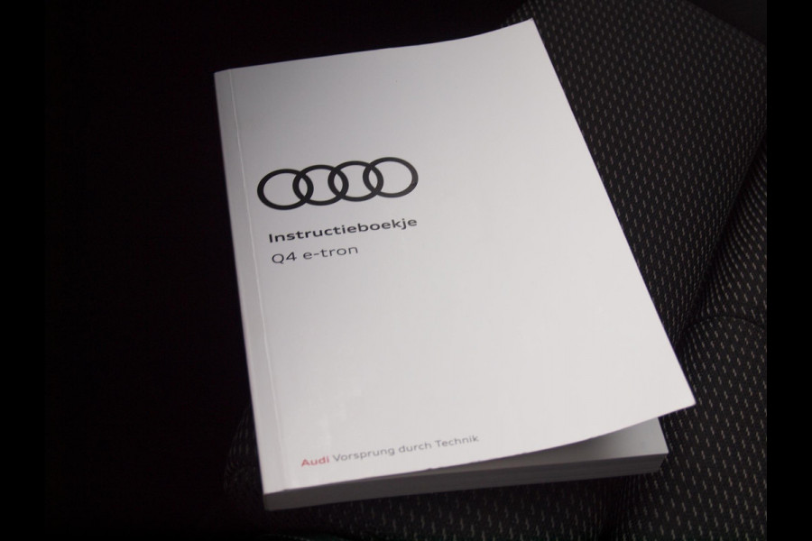 Audi Q4 e-tron 40 Launch edition S Competition 77 kWh | Camera | Apple Carplay | Cruise Control | Trekhaak |
