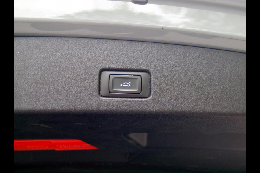 Audi Q4 e-tron 40 Launch edition S Competition 77 kWh | Camera | Apple Carplay | Cruise Control | Trekhaak |