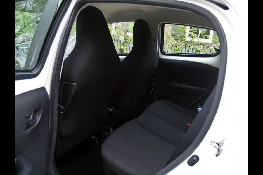 Peugeot 108 1.0 e-VTi Active | DAB | Bluetooth | Airco | Dealeronderhouden |