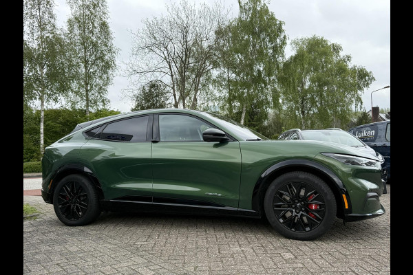 Ford Mustang Mach-E Extended Premium RWD 98 kWh B&O Audio | Panorama dak | Afneembare Trekhaak | Zwarte Velgen