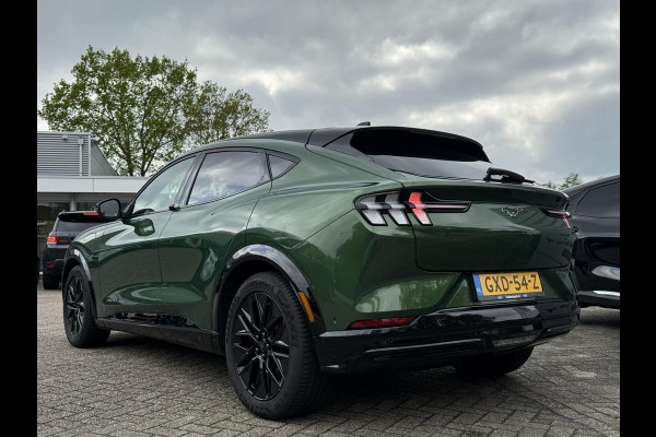 Ford Mustang Mach-E Extended Premium RWD 98 kWh B&O Audio | Panorama dak | Afneembare Trekhaak | Zwarte Velgen