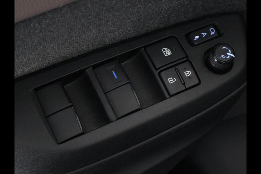 Toyota Yaris Cross 1.5 Hybrid Executive | Panoramadak | JBL-Audio | Parkeersensoren Voor & Achter |