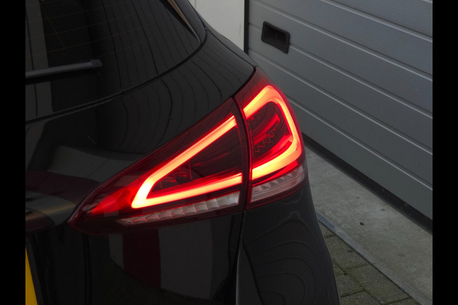 Mercedes-Benz A-Klasse 220 Premium Plus AMG-Line VOL