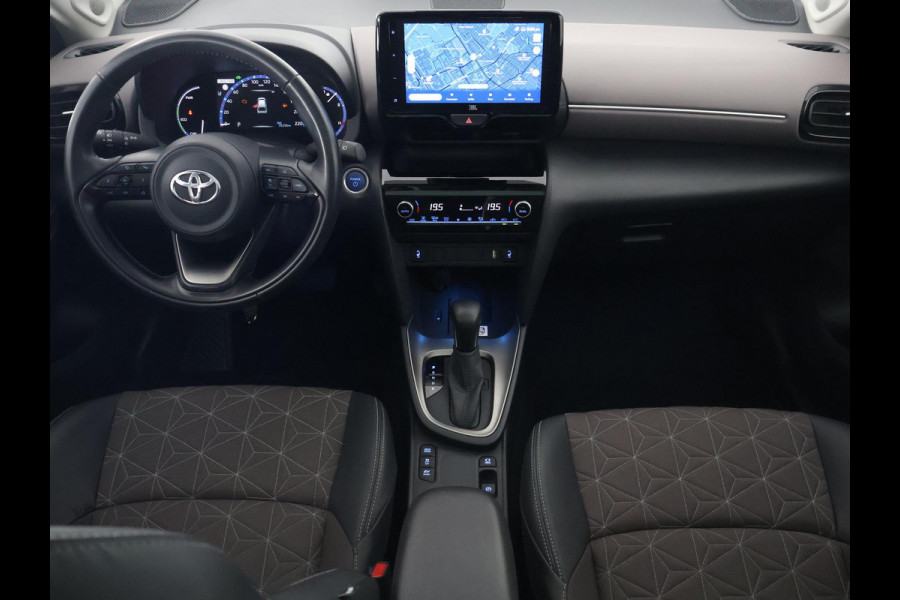 Toyota Yaris Cross 1.5 Hybrid Executive | Panoramadak | JBL-Audio | Parkeersensoren Voor & Achter |