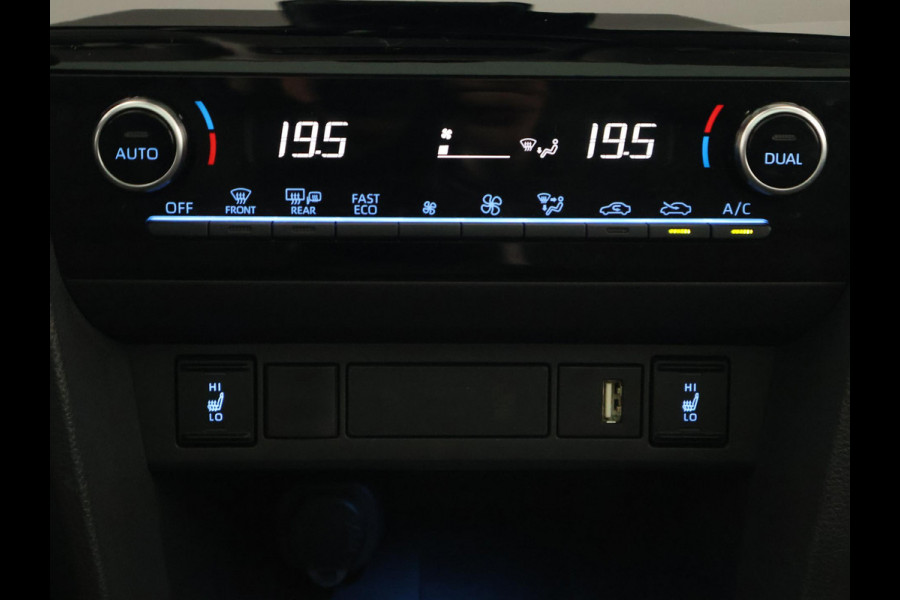 Toyota Yaris Cross 1.5 Hybrid Executive | Panoramadak | JBL-Audio | Parkeersensoren Voor & Achter |