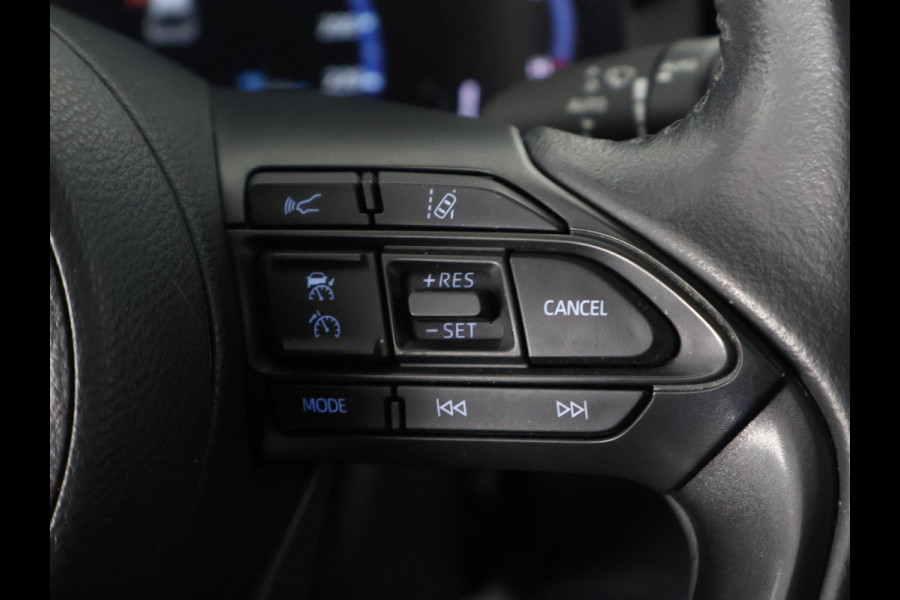 Toyota Yaris Cross 1.5 Hybrid Executive | Panoramadak | JBL-Audio | Parkeersensoren Voor & Achter |