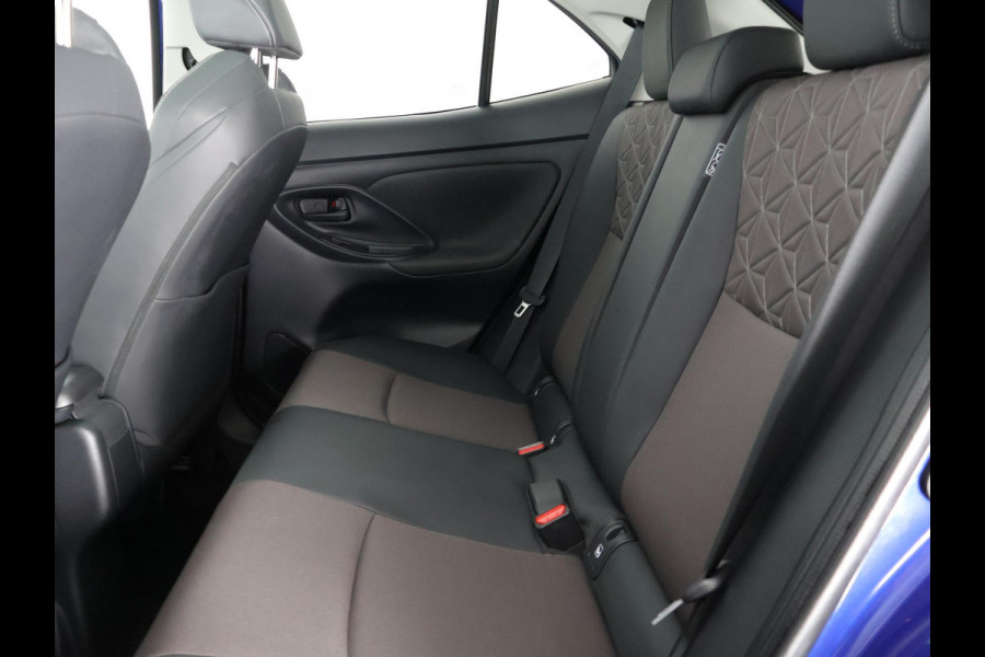 Toyota Yaris Cross 1.5 Hybrid Executive | Panoramadak | JBL-Audio | Parkeersensoren Voor & Achter |