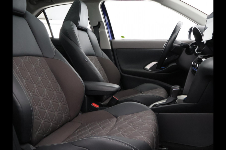 Toyota Yaris Cross 1.5 Hybrid Executive | Panoramadak | JBL-Audio | Parkeersensoren Voor & Achter |
