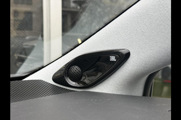 Toyota Corolla 2.0 Hybrid Style Plus JBL | Dodehoekherkenning, Parkeersensoren, Stoel + stuurverwarming, Apple CarPlay/Android Auto