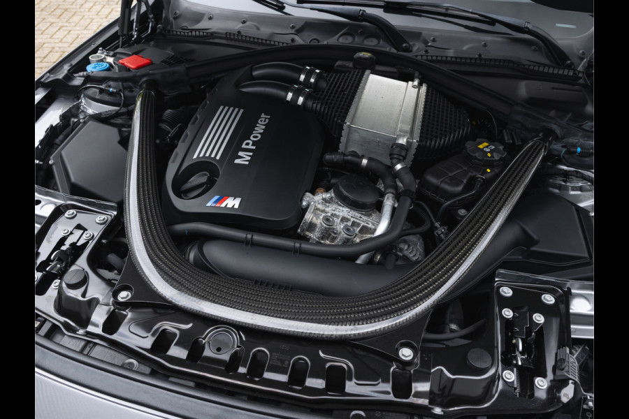 BMW 4 Serie Cabrio M4 Competition - Individual "Jubilee Silver" - Volleder Sonderwunsch - Carbon Brakes