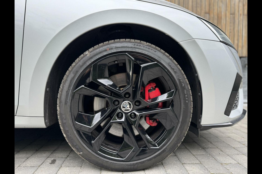 Škoda Octavia Combi 1.4 TSI RS iV PHEV Panoramadak | Head-up display | Achteruitrijcamera | Matrix LED | Stoel en stuurverwarming | Cruise con