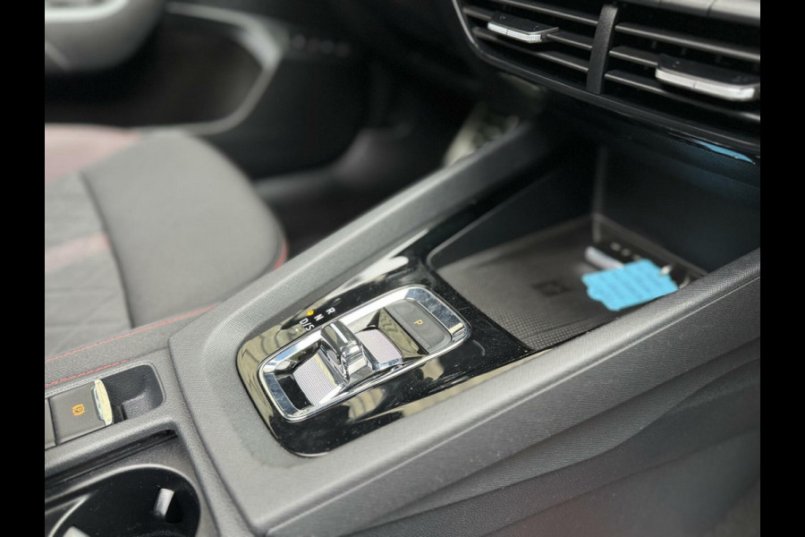 Škoda Octavia Combi 1.4 TSI RS iV PHEV Panoramadak | Head-up display | Achteruitrijcamera | Matrix LED | Stoel en stuurverwarming | Cruise con