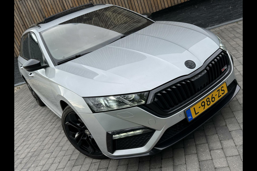 Škoda Octavia Combi 1.4 TSI RS iV PHEV Panoramadak | Head-up display | Achteruitrijcamera | Matrix LED | Stoel en stuurverwarming | Cruise con