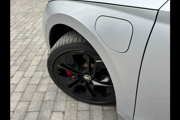 Škoda Octavia Combi 1.4 TSI RS iV PHEV Panoramadak | Head-up display | Achteruitrijcamera | Matrix LED | Stoel en stuurverwarming | Cruise con