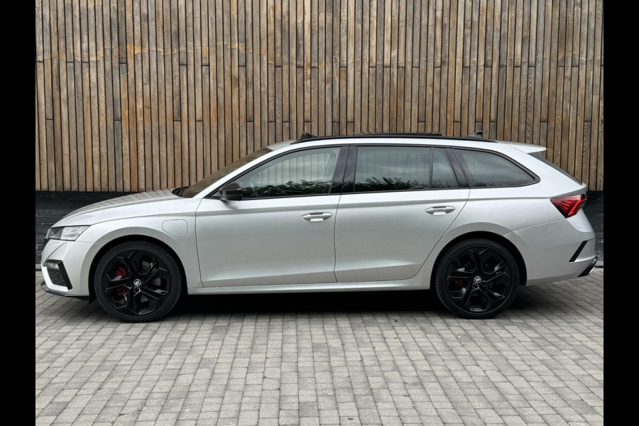 Škoda Octavia Combi 1.4 TSI RS iV PHEV Panoramadak | Head-up display | Achteruitrijcamera | Matrix LED | Stoel en stuurverwarming | Cruise con