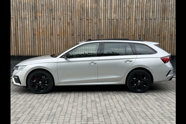 Škoda Octavia Combi 1.4 TSI RS iV PHEV Panoramadak | Head-up display | Achteruitrijcamera | Matrix LED | Stoel en stuurverwarming | Cruise con