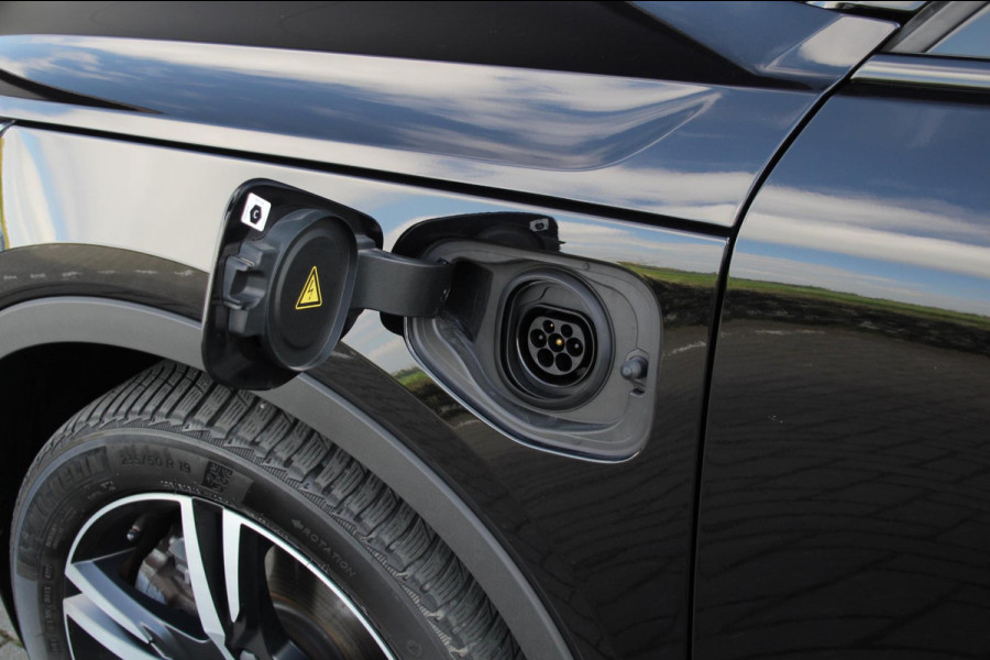 Volvo XC40 1.5 T5 Recharge R-Design | Pano | Memory | H&K | Leder