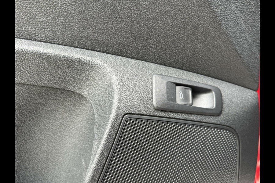 Škoda Karoq 1.5 TSI Sportline Automaat | Stoelverwarming | Apple CarPlay | LED verlichting | Trekhaak uitklapbaar | Adaptieve cruise control