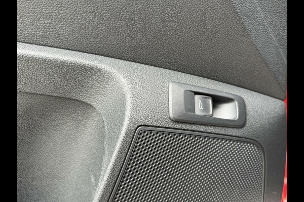 Škoda Karoq 1.5 TSI Sportline Automaat | Stoelverwarming | Apple CarPlay | LED verlichting | Trekhaak uitklapbaar | Adaptieve cruise control