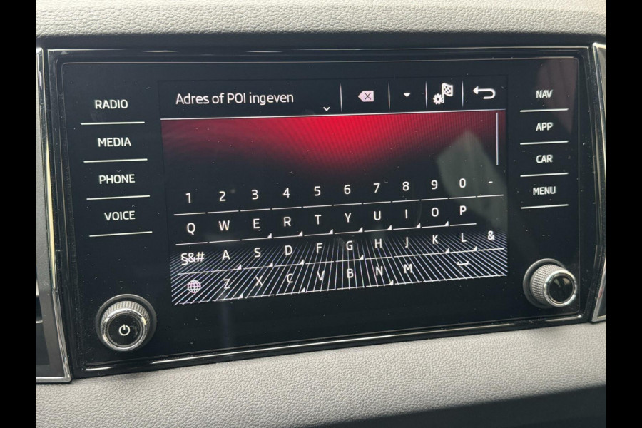 Škoda Karoq 1.5 TSI Sportline Automaat | Stoelverwarming | Apple CarPlay | LED verlichting | Trekhaak uitklapbaar | Adaptieve cruise control