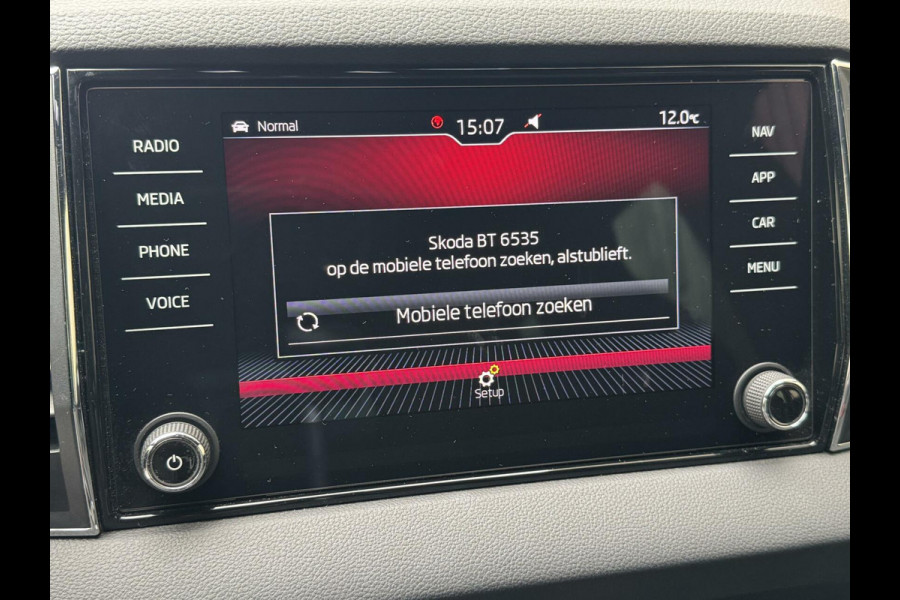 Škoda Karoq 1.5 TSI Sportline Automaat | Stoelverwarming | Apple CarPlay | LED verlichting | Trekhaak uitklapbaar | Adaptieve cruise control
