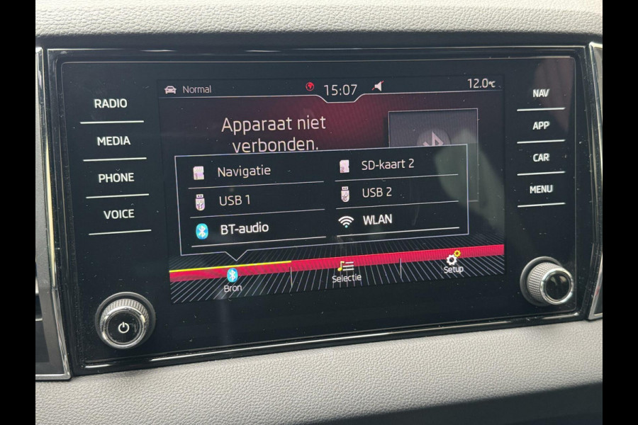 Škoda Karoq 1.5 TSI Sportline Automaat | Stoelverwarming | Apple CarPlay | LED verlichting | Trekhaak uitklapbaar | Adaptieve cruise control