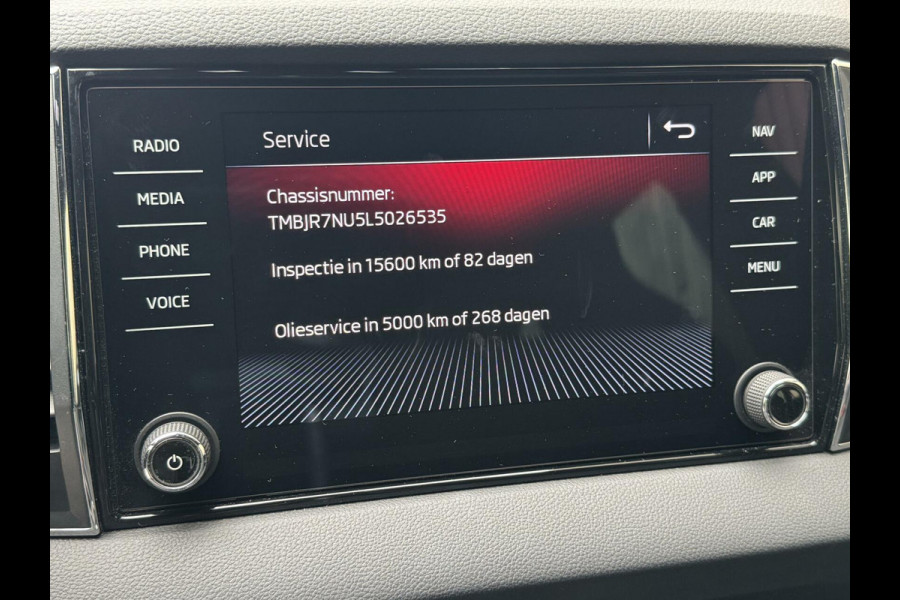 Škoda Karoq 1.5 TSI Sportline Automaat | Stoelverwarming | Apple CarPlay | LED verlichting | Trekhaak uitklapbaar | Adaptieve cruise control