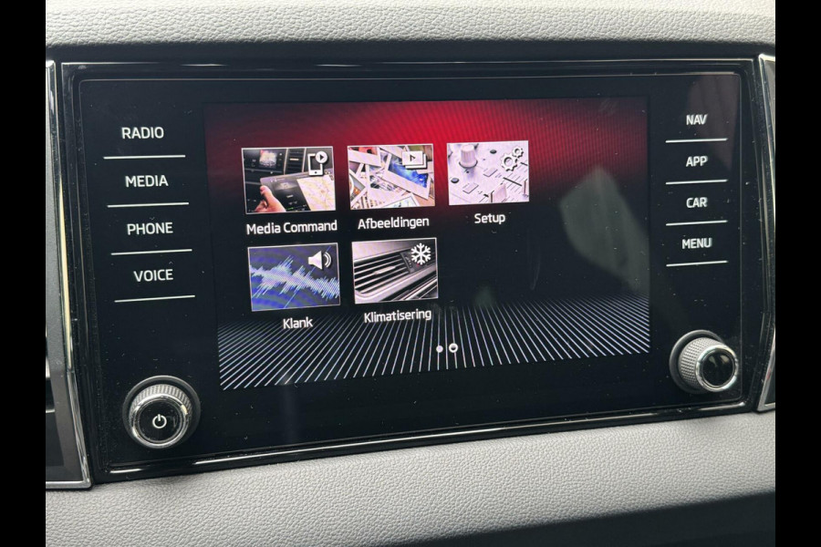 Škoda Karoq 1.5 TSI Sportline Automaat | Stoelverwarming | Apple CarPlay | LED verlichting | Trekhaak uitklapbaar | Adaptieve cruise control