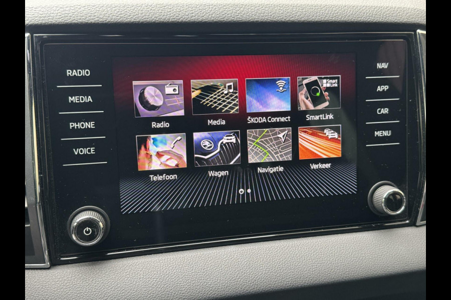 Škoda Karoq 1.5 TSI Sportline Automaat | Stoelverwarming | Apple CarPlay | LED verlichting | Trekhaak uitklapbaar | Adaptieve cruise control