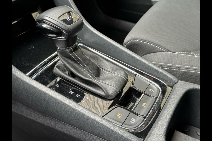 Škoda Karoq 1.5 TSI Sportline Automaat | Stoelverwarming | Apple CarPlay | LED verlichting | Trekhaak uitklapbaar | Adaptieve cruise control