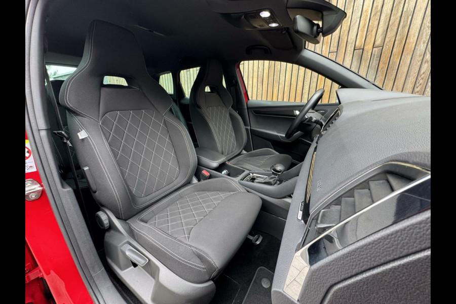 Škoda Karoq 1.5 TSI Sportline Automaat | Stoelverwarming | Apple CarPlay | LED verlichting | Trekhaak uitklapbaar | Adaptieve cruise control