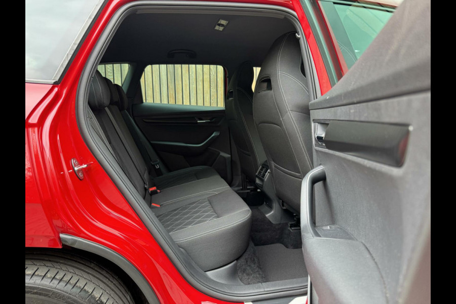 Škoda Karoq 1.5 TSI Sportline Automaat | Stoelverwarming | Apple CarPlay | LED verlichting | Trekhaak uitklapbaar | Adaptieve cruise control