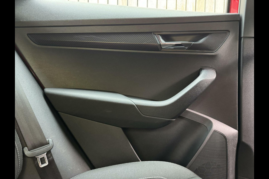 Škoda Karoq 1.5 TSI Sportline Automaat | Stoelverwarming | Apple CarPlay | LED verlichting | Trekhaak uitklapbaar | Adaptieve cruise control