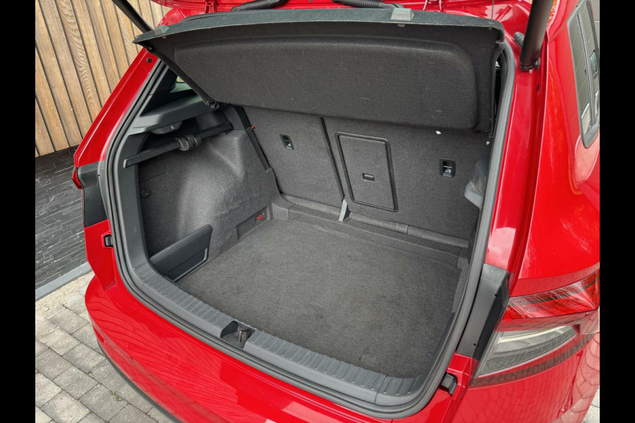 Škoda Karoq 1.5 TSI Sportline Automaat | Stoelverwarming | Apple CarPlay | LED verlichting | Trekhaak uitklapbaar | Adaptieve cruise control