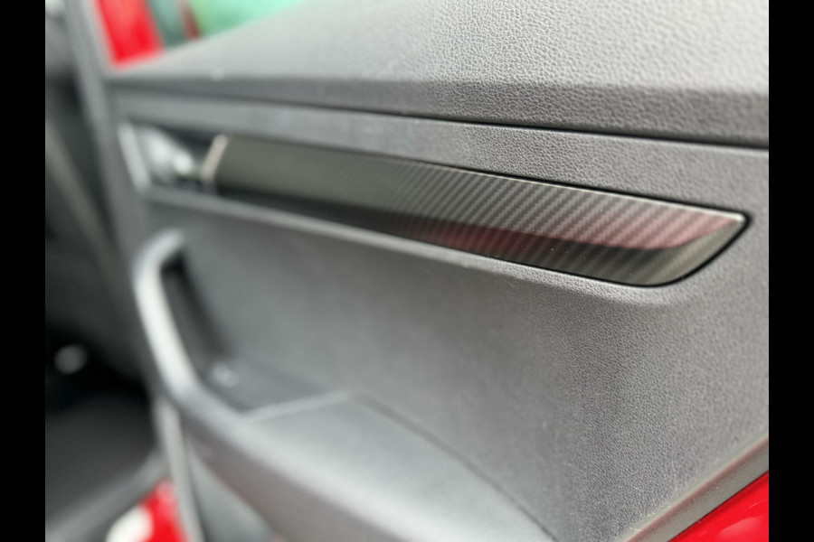 Škoda Karoq 1.5 TSI Sportline Automaat | Stoelverwarming | Apple CarPlay | LED verlichting | Trekhaak uitklapbaar | Adaptieve cruise control