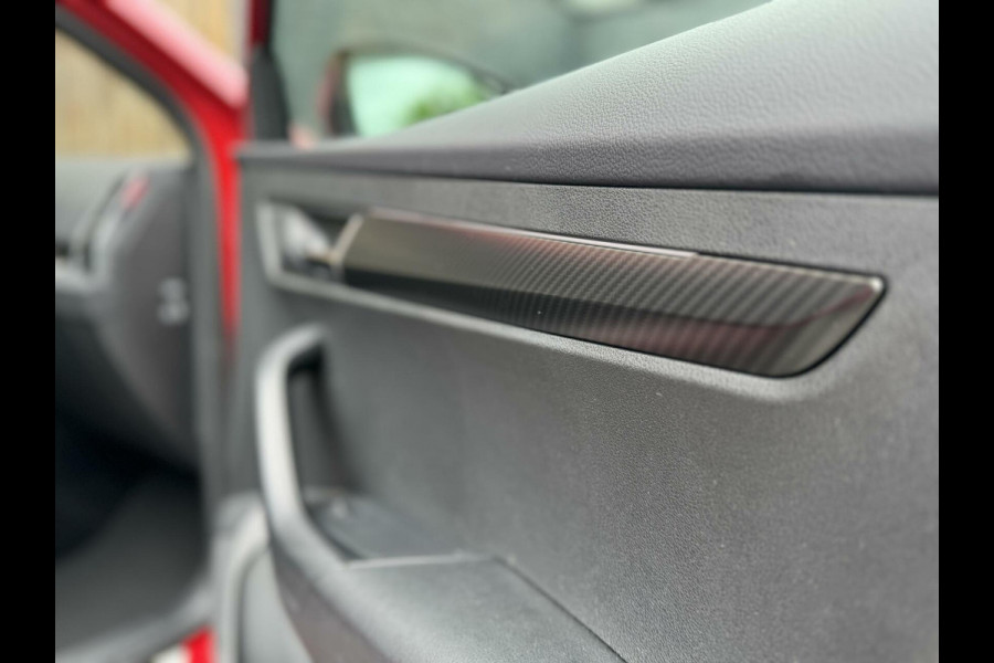 Škoda Karoq 1.5 TSI Sportline Automaat | Stoelverwarming | Apple CarPlay | LED verlichting | Trekhaak uitklapbaar | Adaptieve cruise control