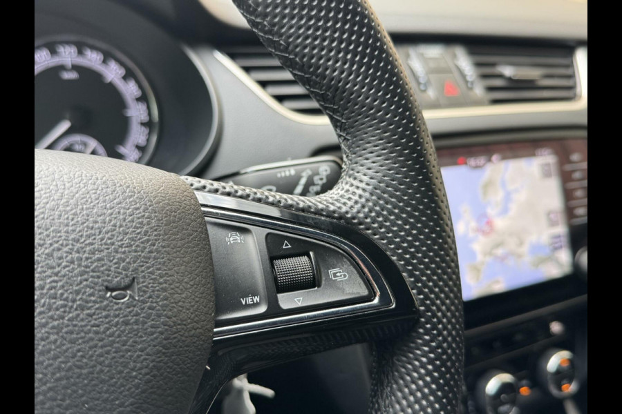 Škoda Octavia Combi 1.0 TSI Sport Navigatiesysteem | Trekhaak | Apple CarPlay | Climate control | Cruise control | Getint glas | Parkeersensor