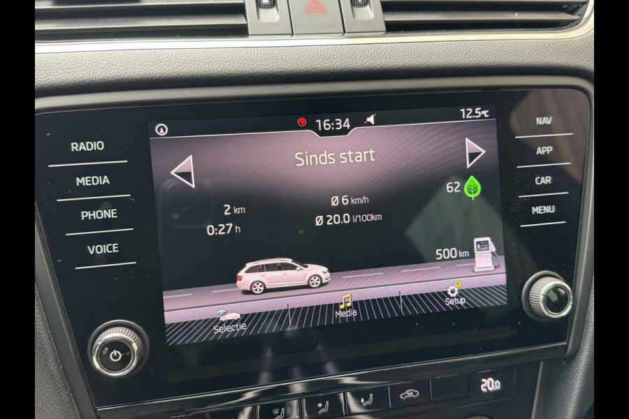 Škoda Octavia Combi 1.0 TSI Sport Navigatiesysteem | Trekhaak | Apple CarPlay | Climate control | Cruise control | Getint glas | Parkeersensor
