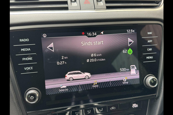 Škoda Octavia Combi 1.0 TSI Sport Navigatiesysteem | Trekhaak | Apple CarPlay | Climate control | Cruise control | Getint glas | Parkeersensor