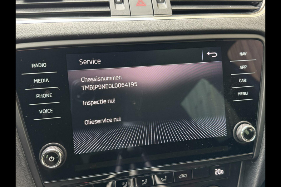 Škoda Octavia Combi 1.0 TSI Sport Navigatiesysteem | Trekhaak | Apple CarPlay | Climate control | Cruise control | Getint glas | Parkeersensor