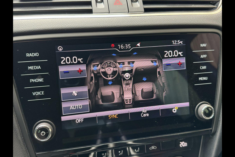 Škoda Octavia Combi 1.0 TSI Sport Navigatiesysteem | Trekhaak | Apple CarPlay | Climate control | Cruise control | Getint glas | Parkeersensor