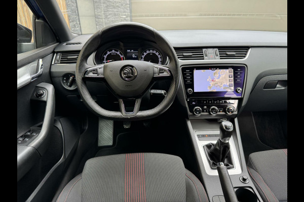 Škoda Octavia Combi 1.0 TSI Sport Navigatiesysteem | Trekhaak | Apple CarPlay | Climate control | Cruise control | Getint glas | Parkeersensor