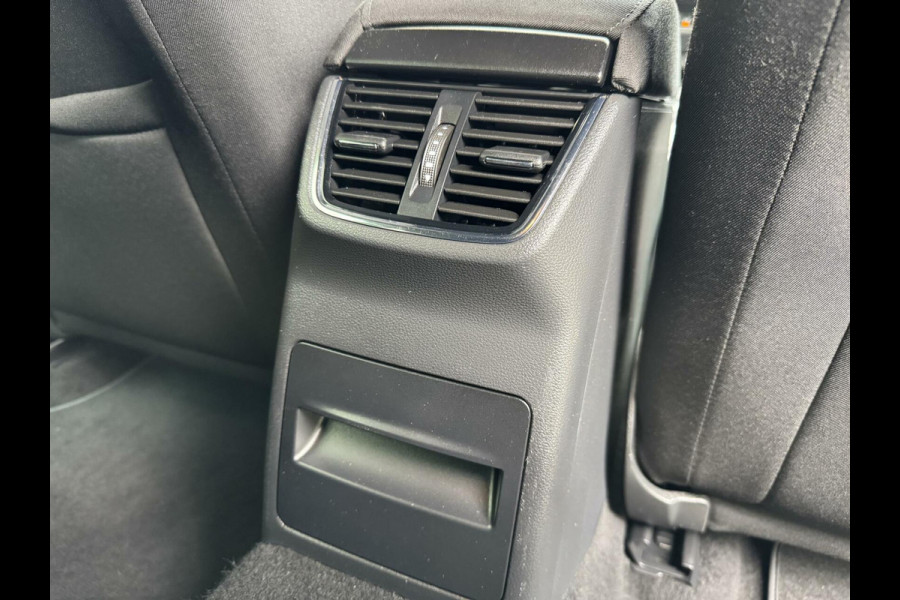 Škoda Octavia Combi 1.0 TSI Sport Navigatiesysteem | Trekhaak | Apple CarPlay | Climate control | Cruise control | Getint glas | Parkeersensor