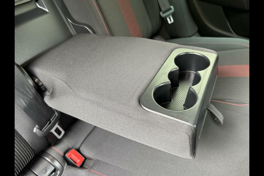 Škoda Octavia Combi 1.0 TSI Sport Navigatiesysteem | Trekhaak | Apple CarPlay | Climate control | Cruise control | Getint glas | Parkeersensor