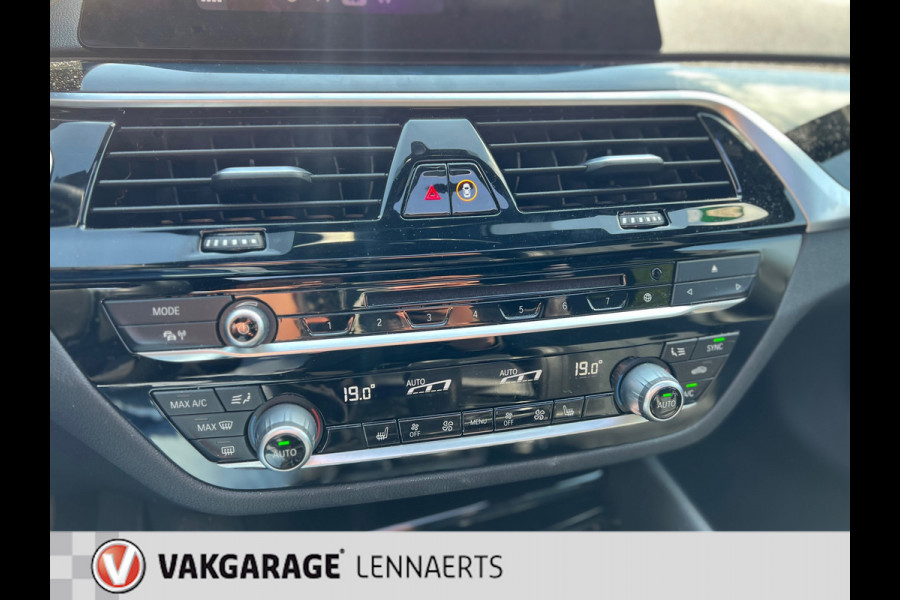 BMW 5 Serie Touring 520i High Executive Sport Line Automaat (PANO/TREKHAAK)