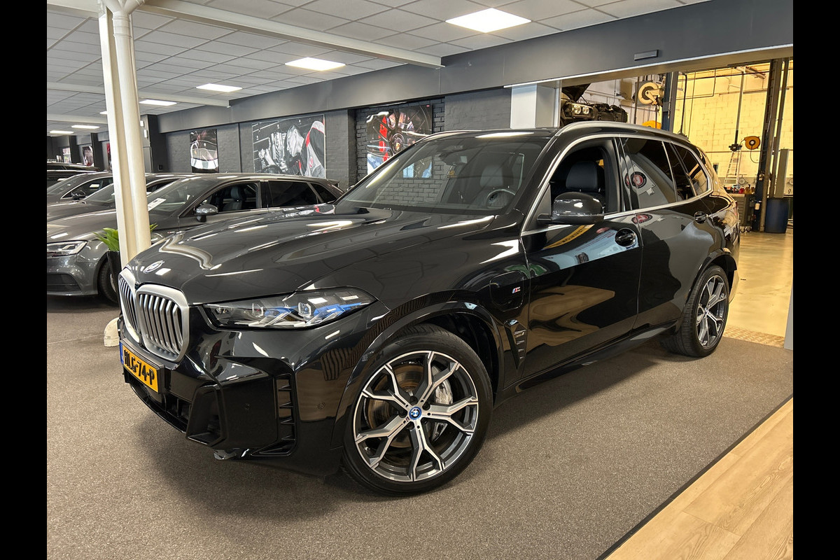 BMW X5 XDrive50e Launch Edition M-Sport / Panorama-dak /luchtvering / Leder /head-up BMW X5 XDrive50e Launch Edition M-Sport / Panorama-dak /luchtvering / Leder /head-up