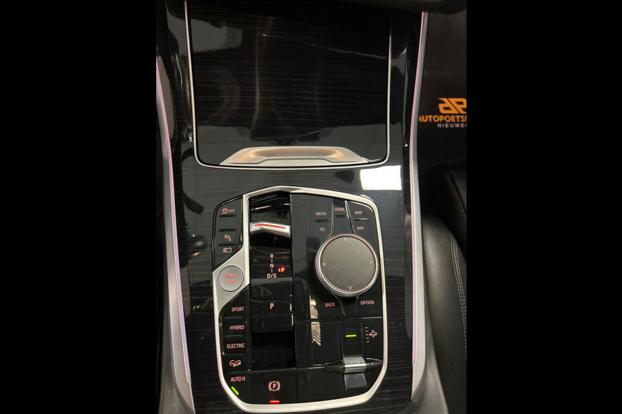 BMW X5 XDrive50e Launch Edition M-Sport / Panorama-dak /luchtvering / Leder /head-up