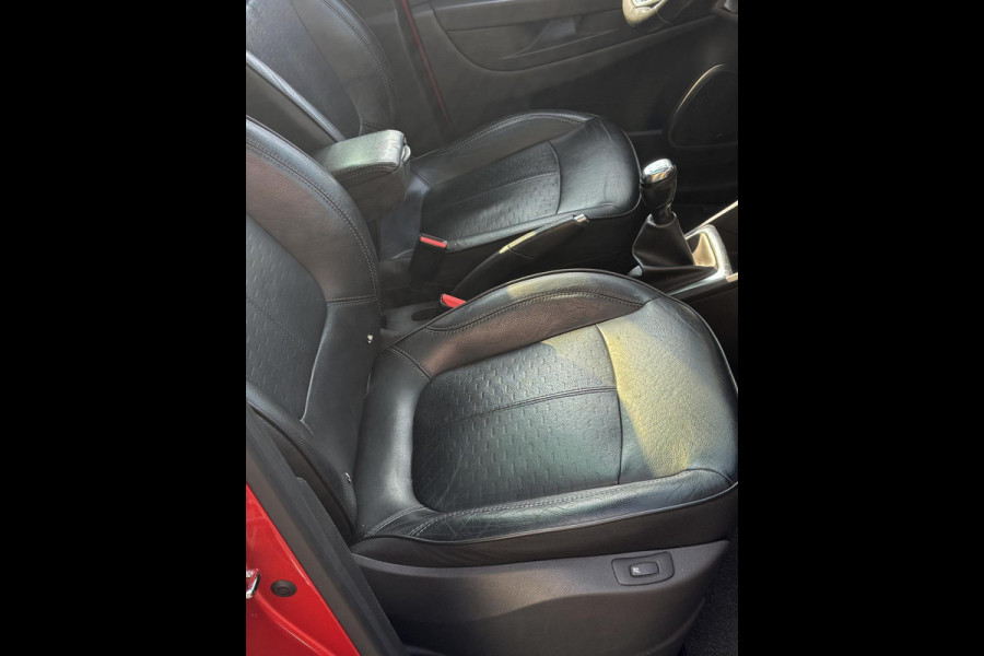 Renault Captur 0.9 TCe Edition One - Panorama dak I Navigatie I Leer I Airco I Sport velgen I LED I PDC I Dealer onderhouden