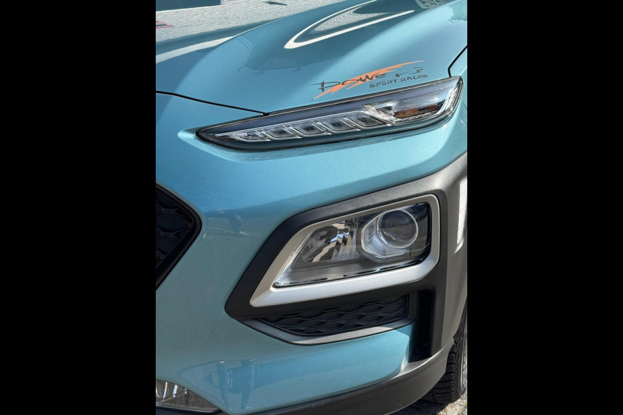 Hyundai Kona 1.0T Essence - Apple CarPlay / Navigatie I Achteruitrij camera I LED I Sport velgen I Comfort pakket I Dealer onderh.