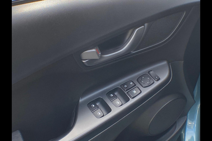 Hyundai Kona 1.0T Essence - Apple CarPlay / Navigatie I Achteruitrij camera I LED I Sport velgen I Comfort pakket I Dealer onderh.